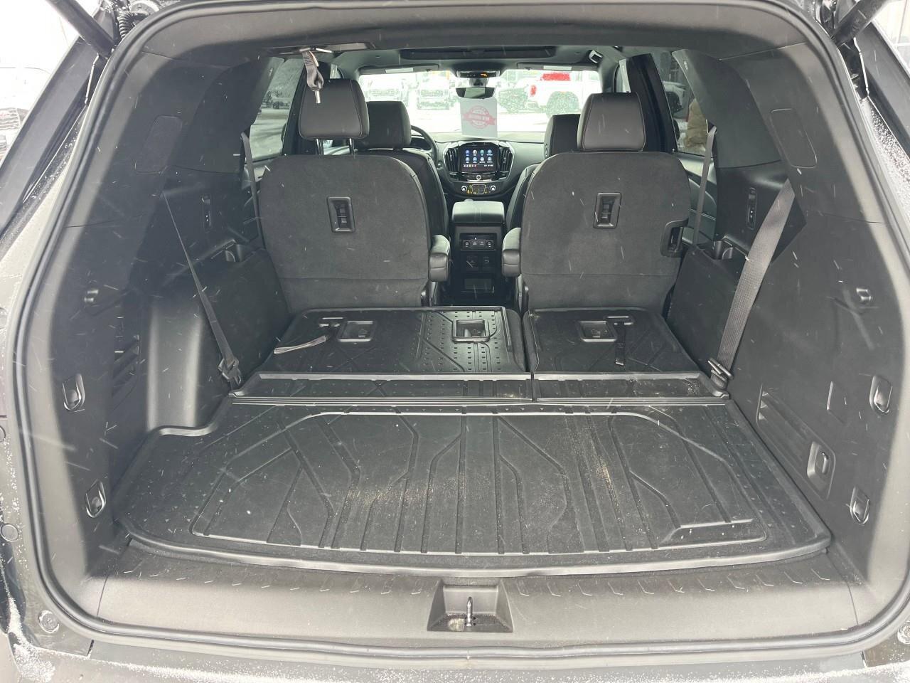 2023 Chevrolet Traverse RSRS, 3.6L V6, AWD, 7-PASSANGER, ALLOYS, BOSE, LOW Photo