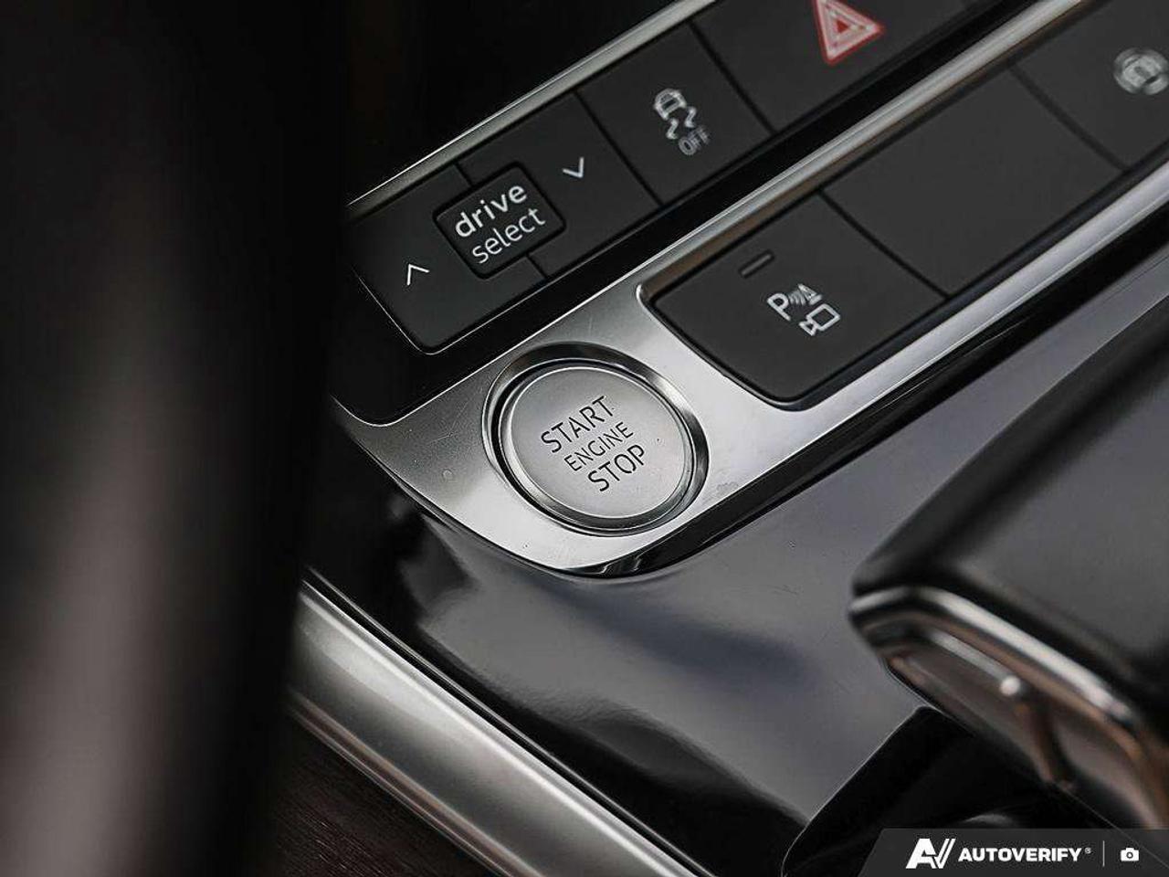 2019 Audi Q8 ProgressivACCIDENT-FREE, DRIVERS ASSIST PACK, B&O AUDIO, HTD + CLD SEATS, SUNROOF Photo