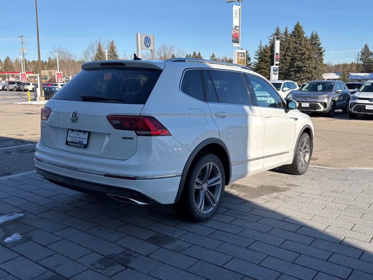 2021 Volkswagen Tiguan HighlineONE-OWNER, ACCIDENT-FREE, R-LINE, HTD LEAT Photo