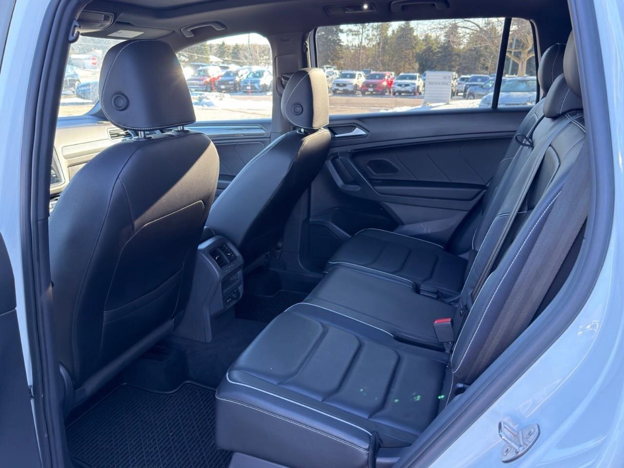 2021 Volkswagen Tiguan HighlineONE-OWNER, ACCIDENT-FREE, R-LINE, HTD LEAT Photo