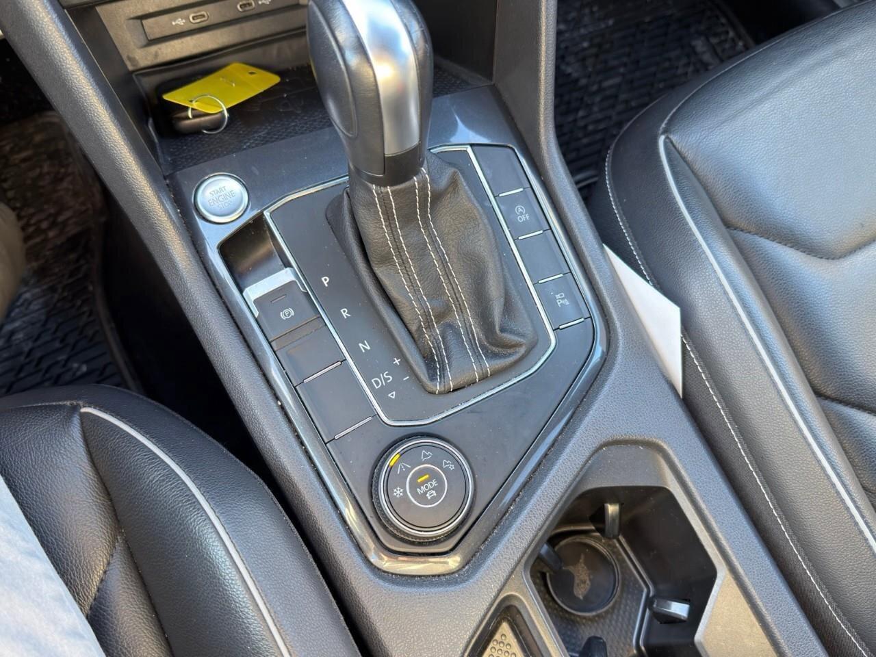 2021 Volkswagen Tiguan HighlineONE-OWNER, ACCIDENT-FREE, R-LINE, HTD LEAT Photo