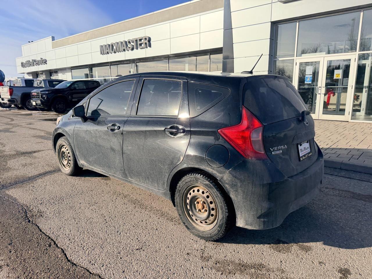 2017 Nissan Versa Note SHATCHBACK, S, 1.6L 16 4-CYLINDER, AUTOMATIC, CLOT Photo