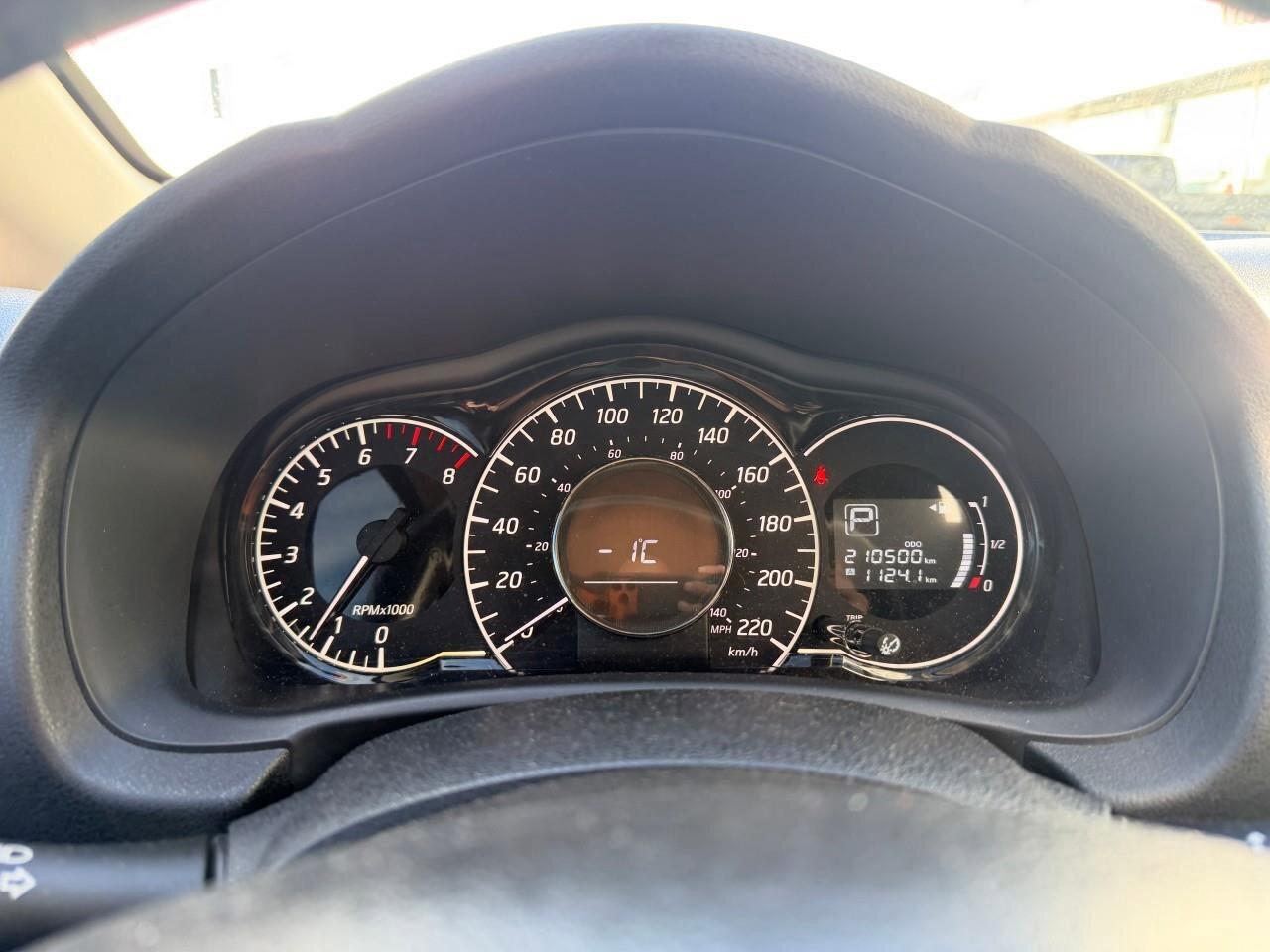 2017 Nissan Versa Note SHATCHBACK, S, 1.6L 16 4-CYLINDER, AUTOMATIC, CLOT Photo