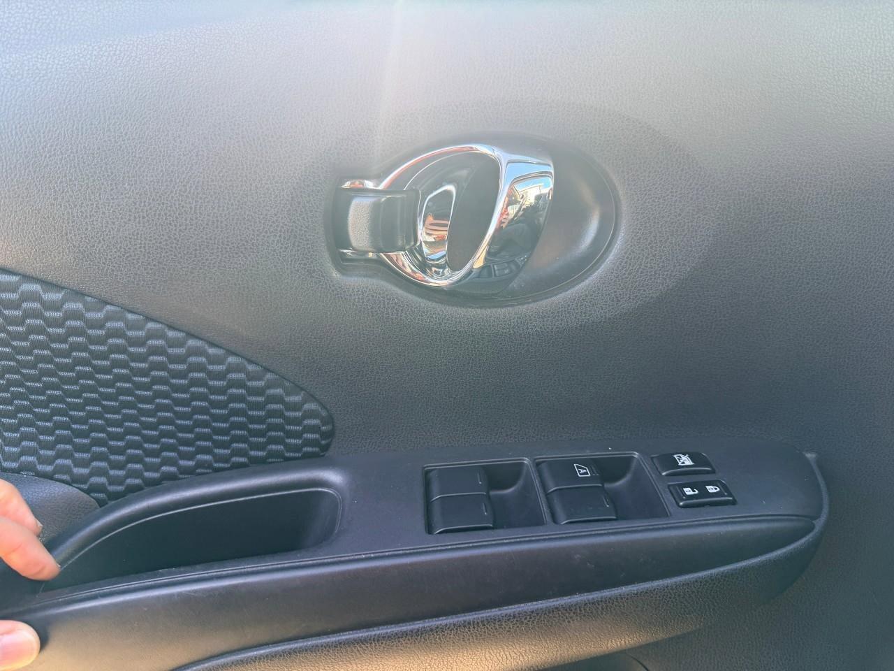 2017 Nissan Versa Note SHATCHBACK, S, 1.6L 16 4-CYLINDER, AUTOMATIC, CLOT Photo