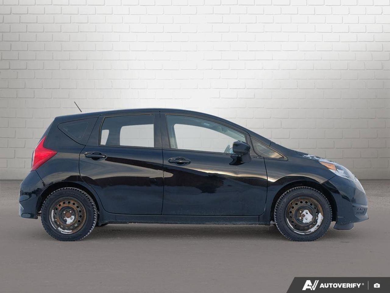2017 Nissan Versa Note SHATCHBACK, S, 1.6L 16 4-CYLINDER, AUTOMATIC, CLOT Photo