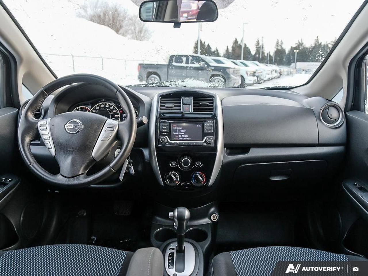 2017 Nissan Versa Note SHATCHBACK, S, 1.6L 16 4-CYLINDER, AUTOMATIC, CLOT Photo