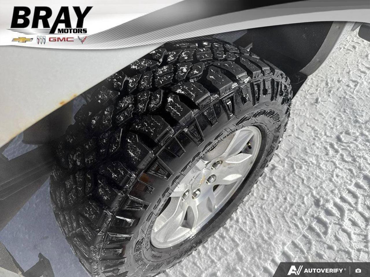 2017 Chevrolet Silverado 1500 LT   TONNEAU COVER, RUNNING BOARDS, CERTIFIED. Photo