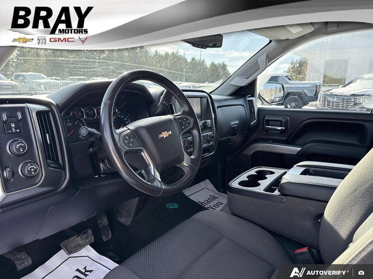 2017 Chevrolet Silverado 1500 LT   TONNEAU COVER, RUNNING BOARDS, CERTIFIED. Photo