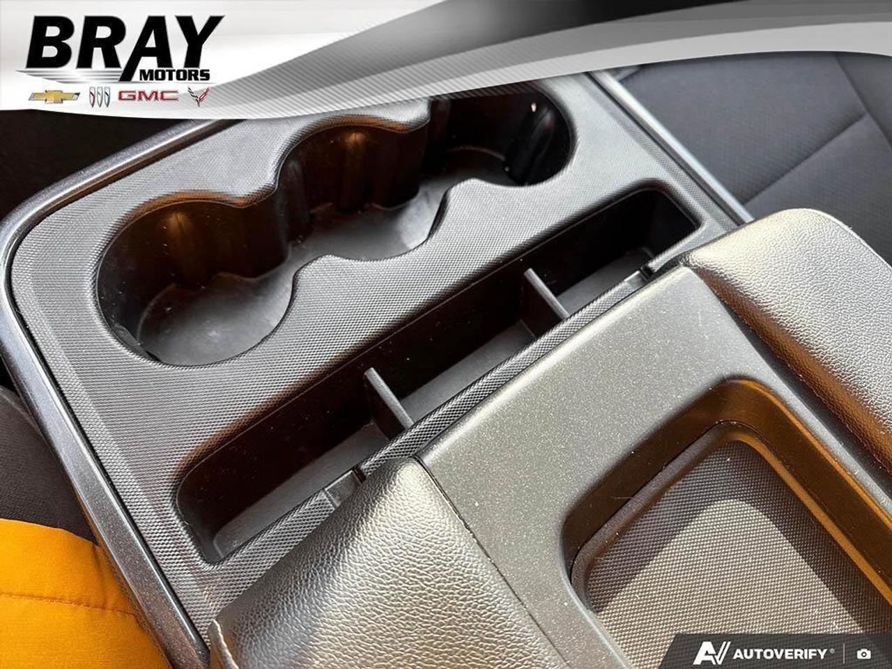 2017 Chevrolet Silverado 1500 LT   TONNEAU COVER, RUNNING BOARDS, CERTIFIED. Photo