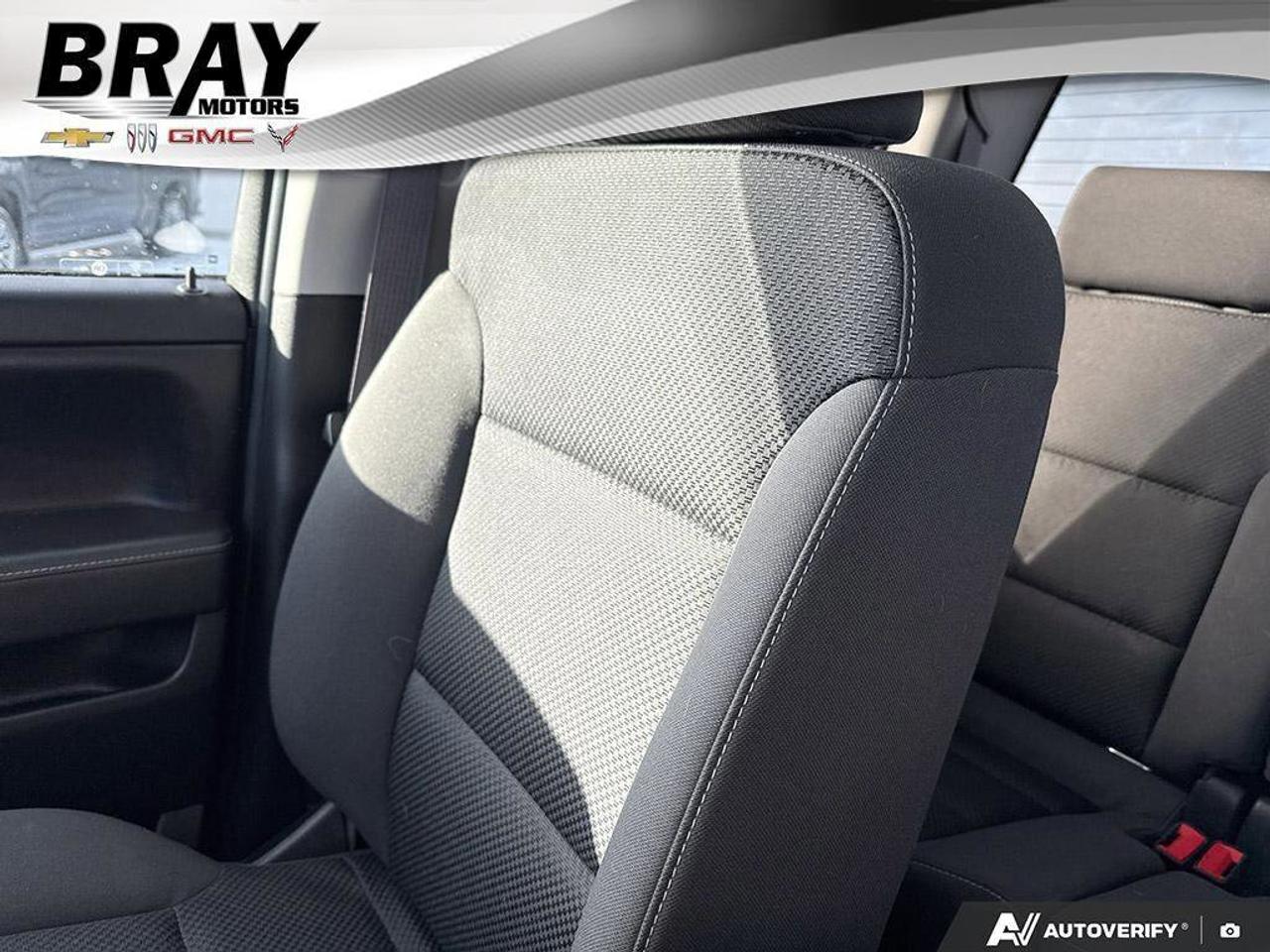 2017 Chevrolet Silverado 1500 LT   TONNEAU COVER, RUNNING BOARDS, CERTIFIED. Photo