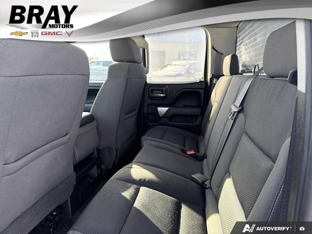 2017 Chevrolet Silverado 1500 LT   TONNEAU COVER, RUNNING BOARDS, CERTIFIED. Photo