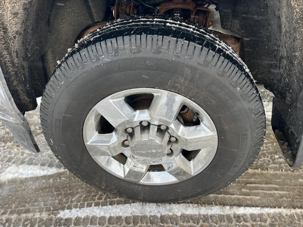 2017 GMC SIERRA 2500HD 4WD Double Cab 144.2  SLE Photo