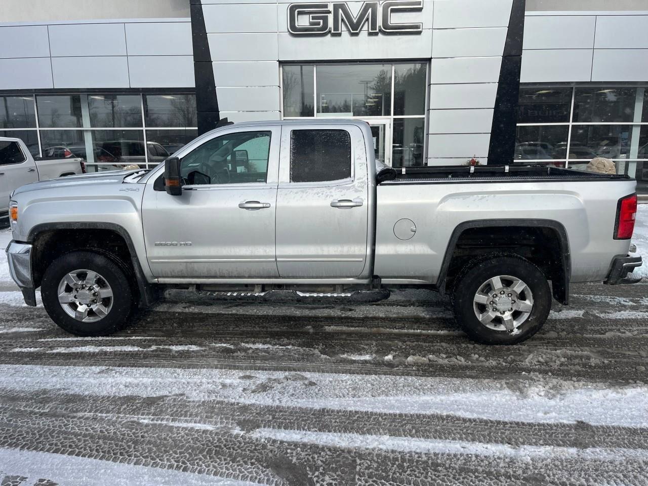 2017 GMC SIERRA 2500HD 4WD Double Cab 144.2  SLE Photo