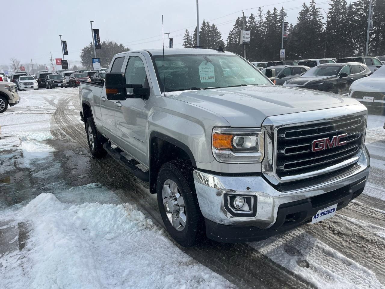 2017 GMC SIERRA 2500HD 4WD Double Cab 144.2  SLE Photo