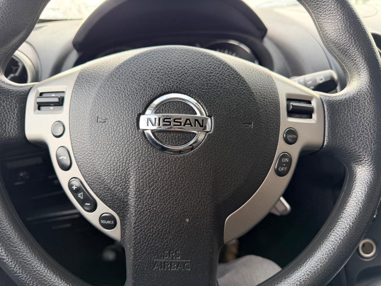 2012 Nissan Rogue FWD 4dr SV Photo