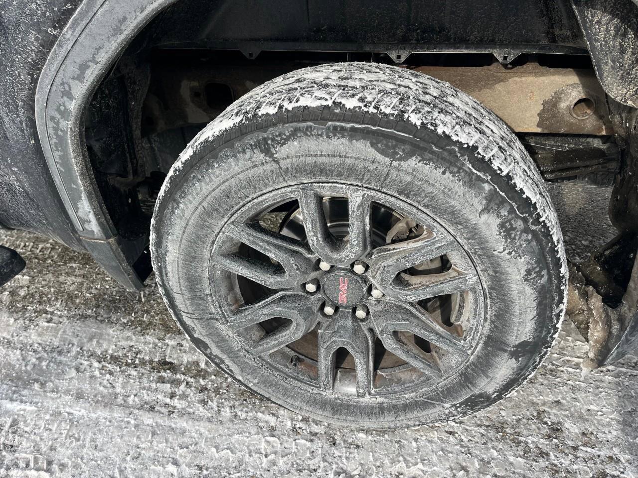 2023 GMC Sierra 1500 4WD Crew Cab 147  Elevation Photo2