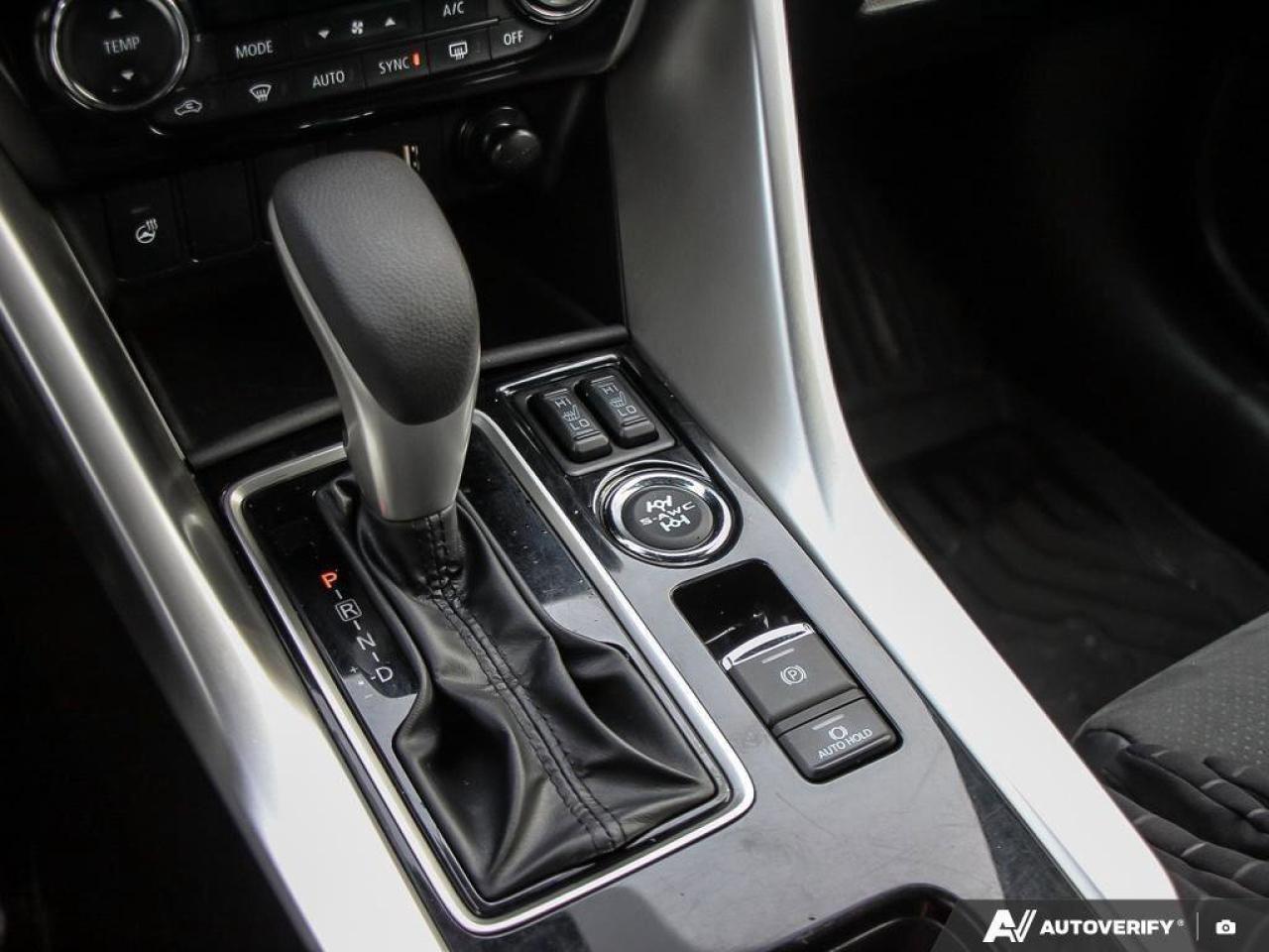 2023 Mitsubishi Eclipse Cross SEACCIDENT-FREE, AWD, HTD SEATS, HTD WHEEL, CARPLA Photo