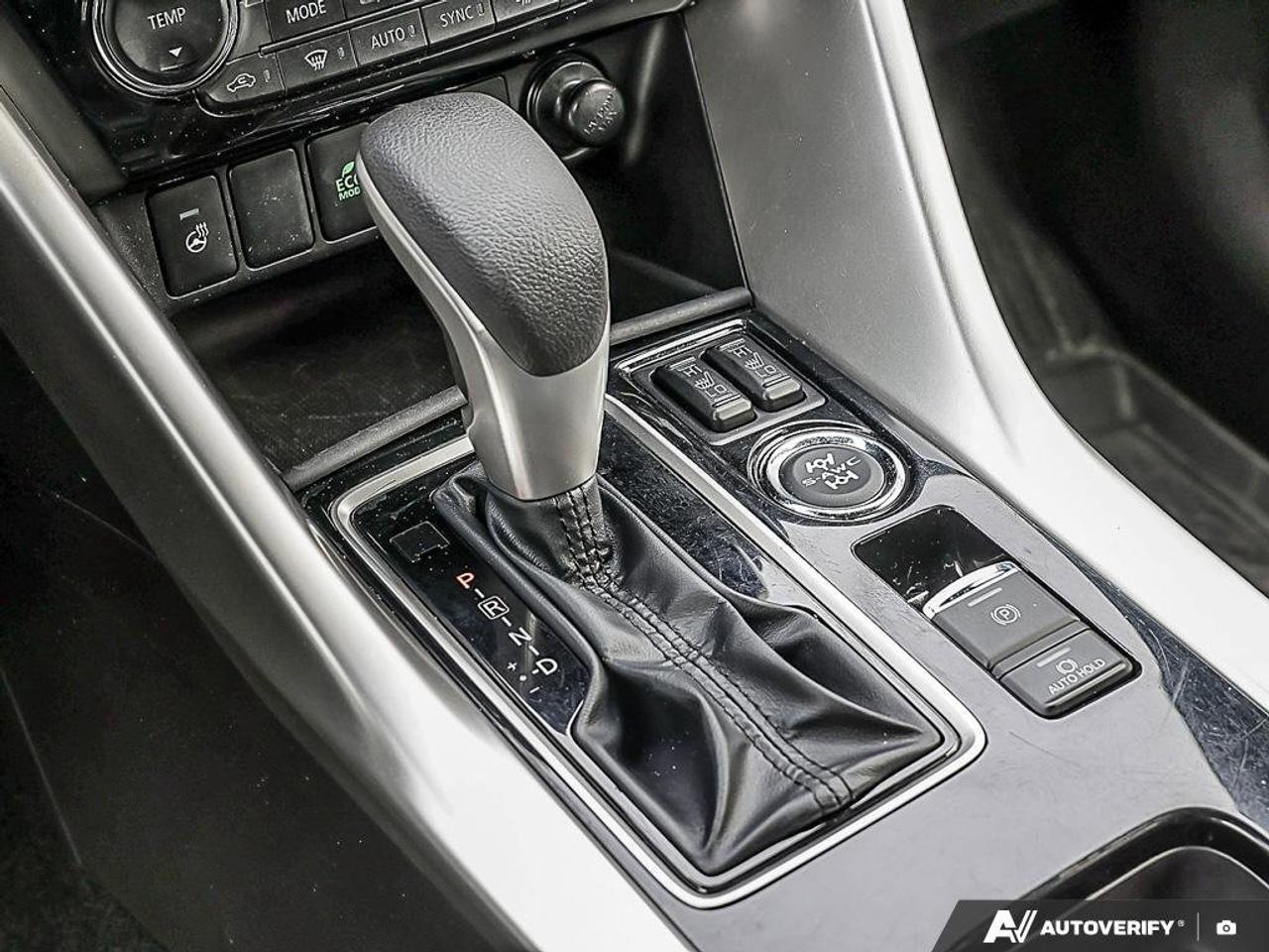 2023 Mitsubishi Eclipse Cross Se S-AwcACCIDENT-FREE, AWD, HTD SEATS, HTD WHEEL, Photo