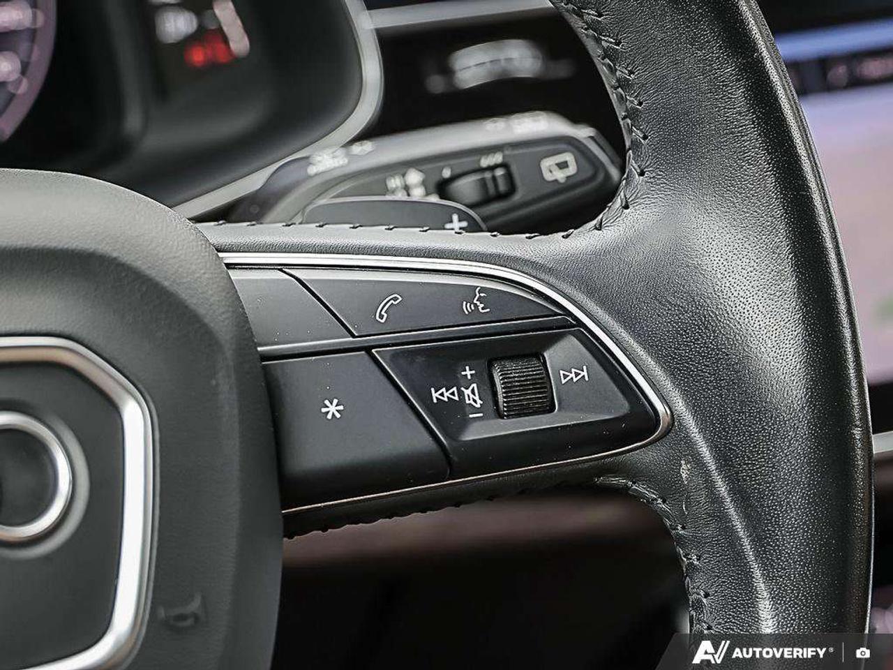 2019 Audi Q8 ProgressivACCIDENT-FREE, DRIVERS ASSIST PACK, B&O AUDIO, HTD + CLD SEATS, SUNROOF Photo