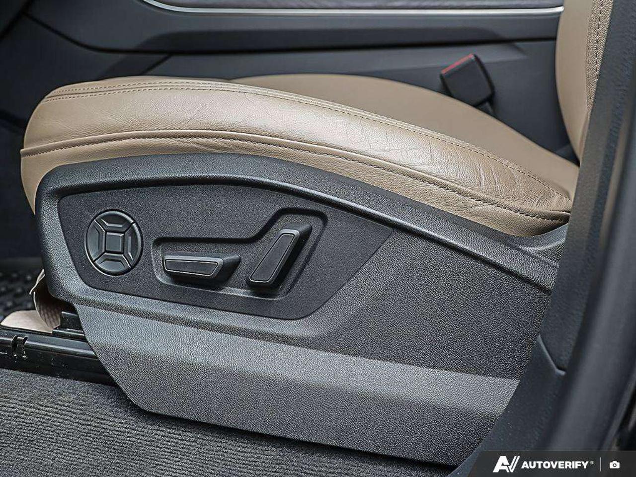 2019 Audi Q8 ProgressivACCIDENT-FREE, DRIVERS ASSIST PACK, B&O AUDIO, HTD + CLD SEATS, SUNROOF Photo