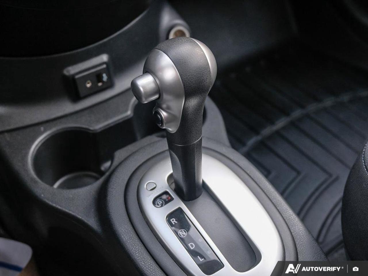 2017 Nissan Versa Note SHATCHBACK, S, 1.6L 16 4-CYLINDER, AUTOMATIC, CLOT Photo