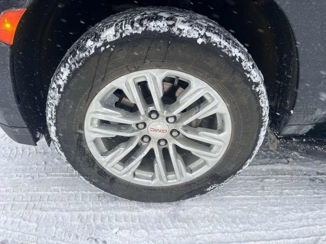 2023 GMC Yukon XL 4WD 4dr SLT Photo2