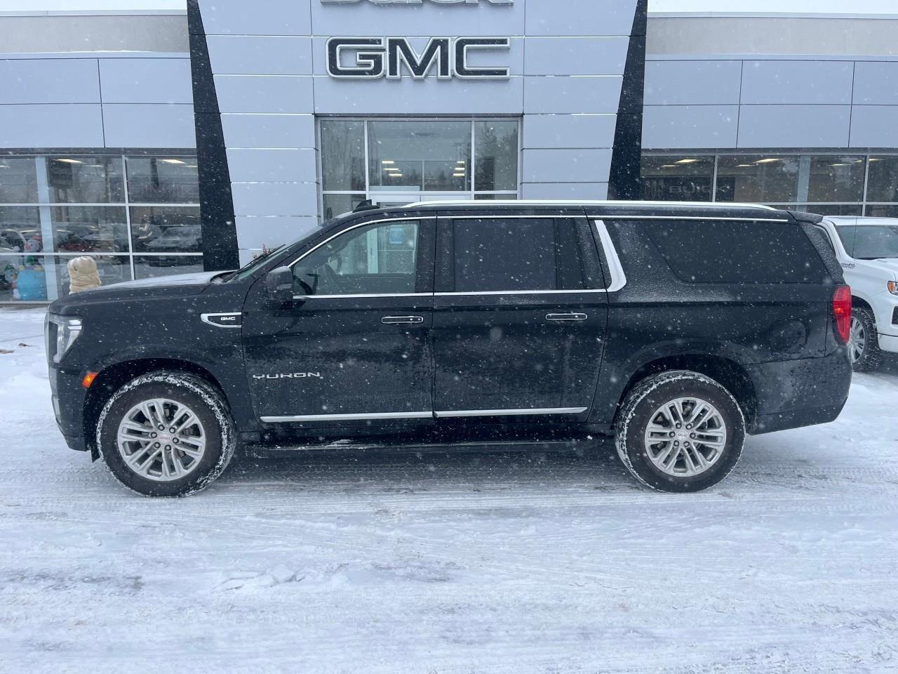 2023 GMC Yukon XL 4WD 4dr SLT Photo