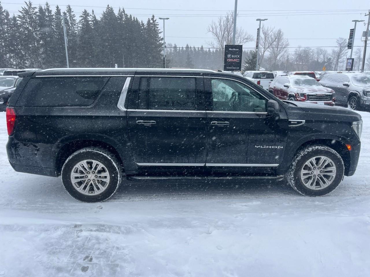 2023 GMC Yukon XL 4WD 4dr SLT Photo