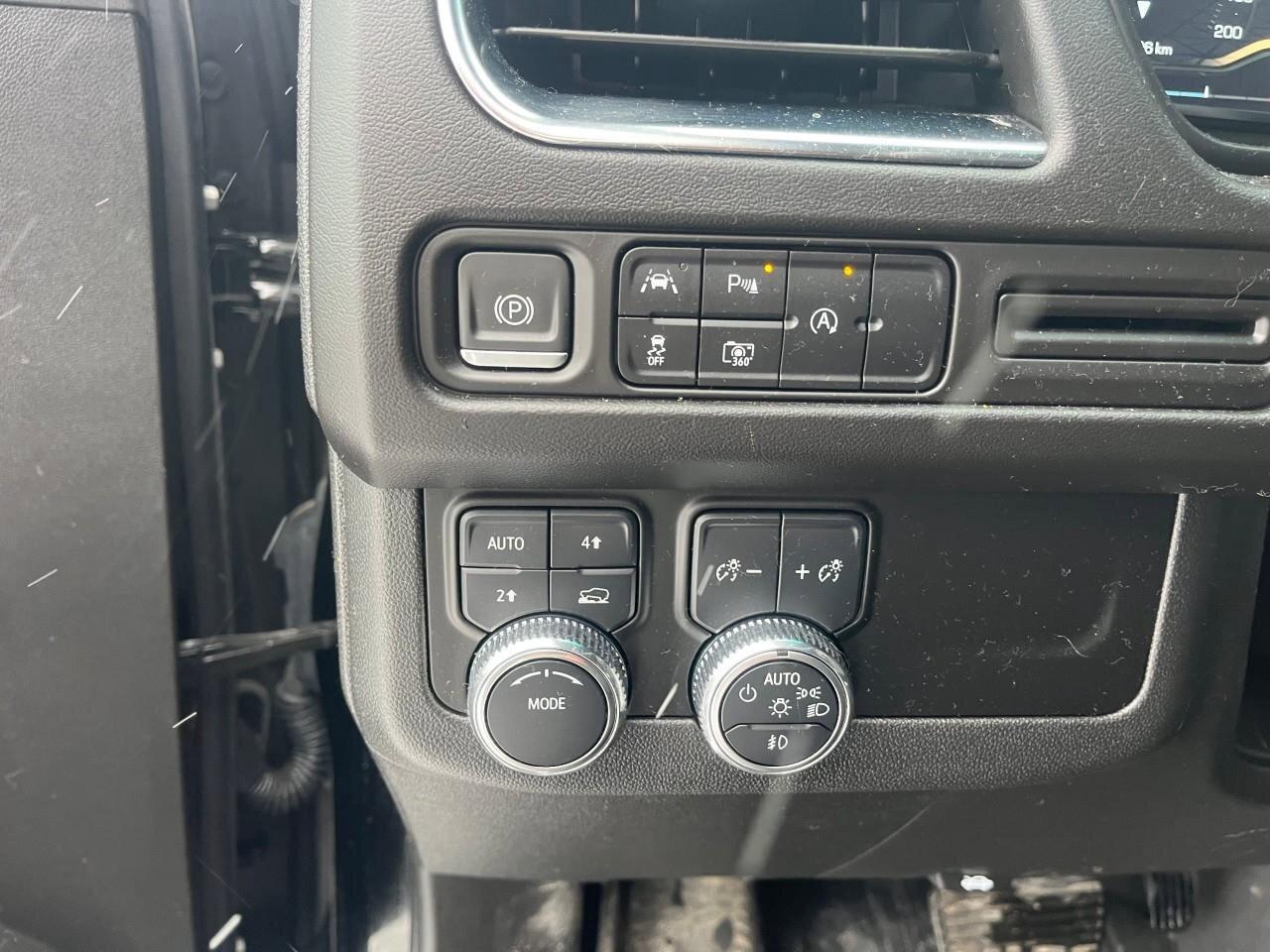 2023 GMC Yukon XL 4WD 4dr SLT Photo