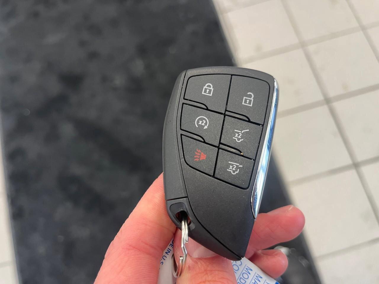 2023 GMC Yukon XL 4WD 4dr SLT Photo