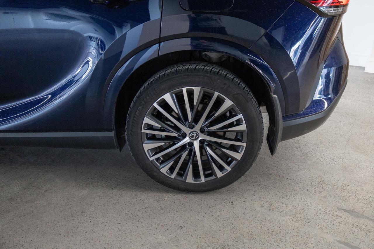 2024 Lexus RX 350h Luxury Pkg Safety Certified Welcome Trades Photo