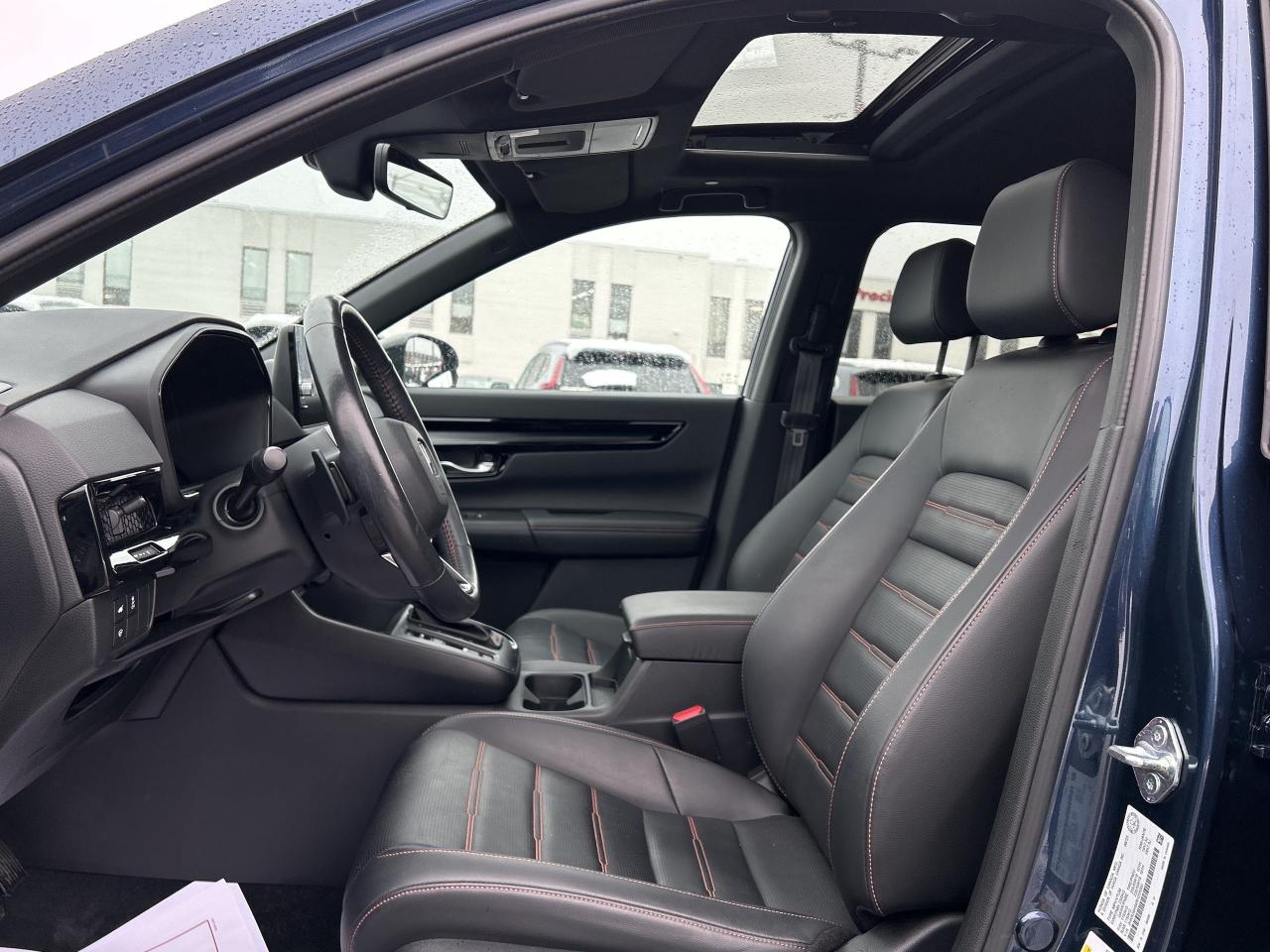 2024 Honda CR-V Hybrid Touring Leather  Navigation  Sunroof  CarPlay Photo