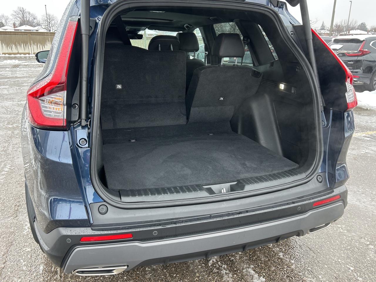 2024 Honda CR-V Hybrid Touring Leather  Navigation  Sunroof  CarPlay Photo