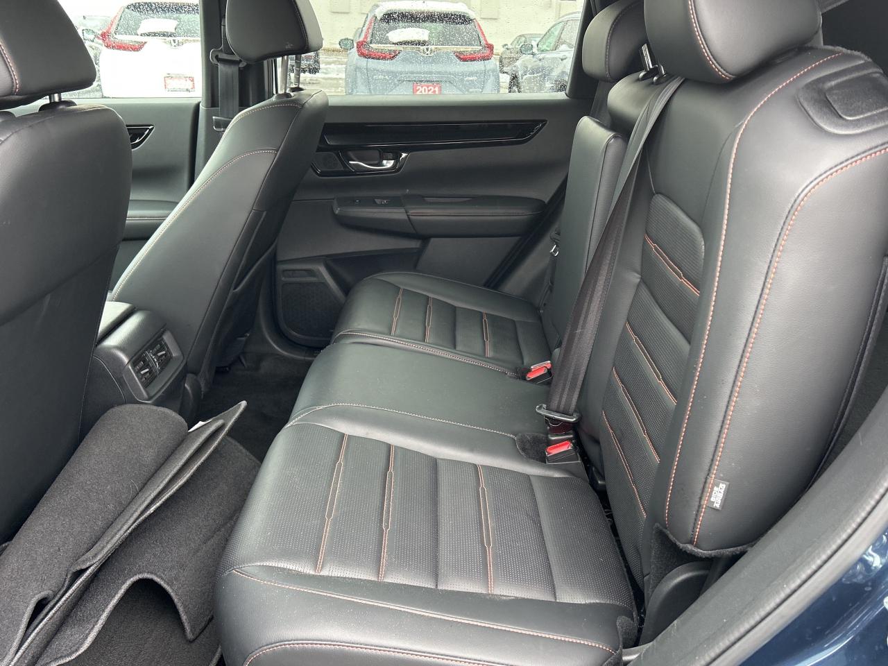 2024 Honda CR-V Hybrid Touring Leather  Navigation  Sunroof  CarPlay Photo