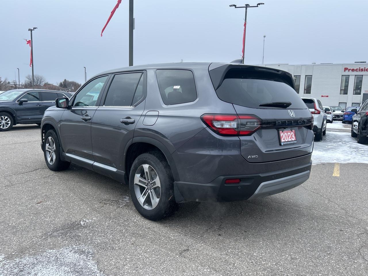 2023 Honda Pilot EX-L  Leather  Blind Spot CarPlay Rear Camera Photo3