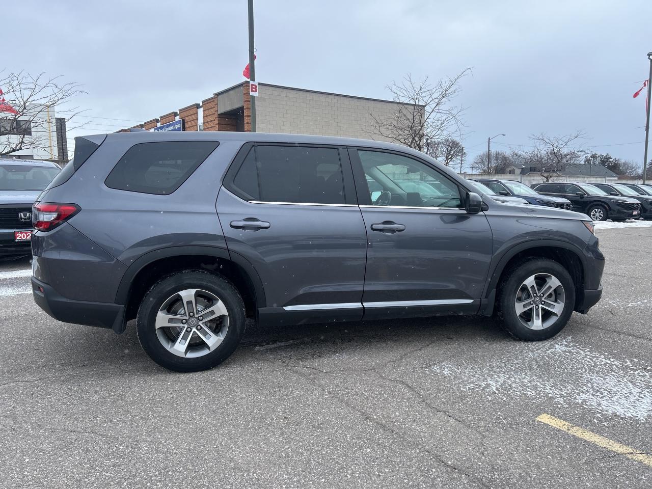 2023 Honda Pilot EX-L  Leather  Blind Spot CarPlay Rear Camera Photo