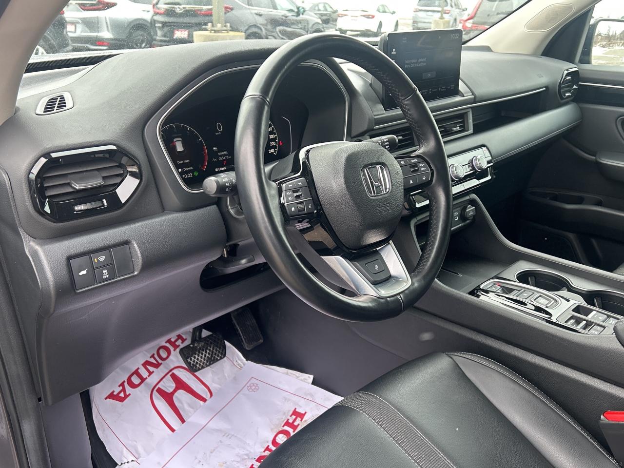 2023 Honda Pilot EX-L  Leather  Blind Spot CarPlay Rear Camera Photo