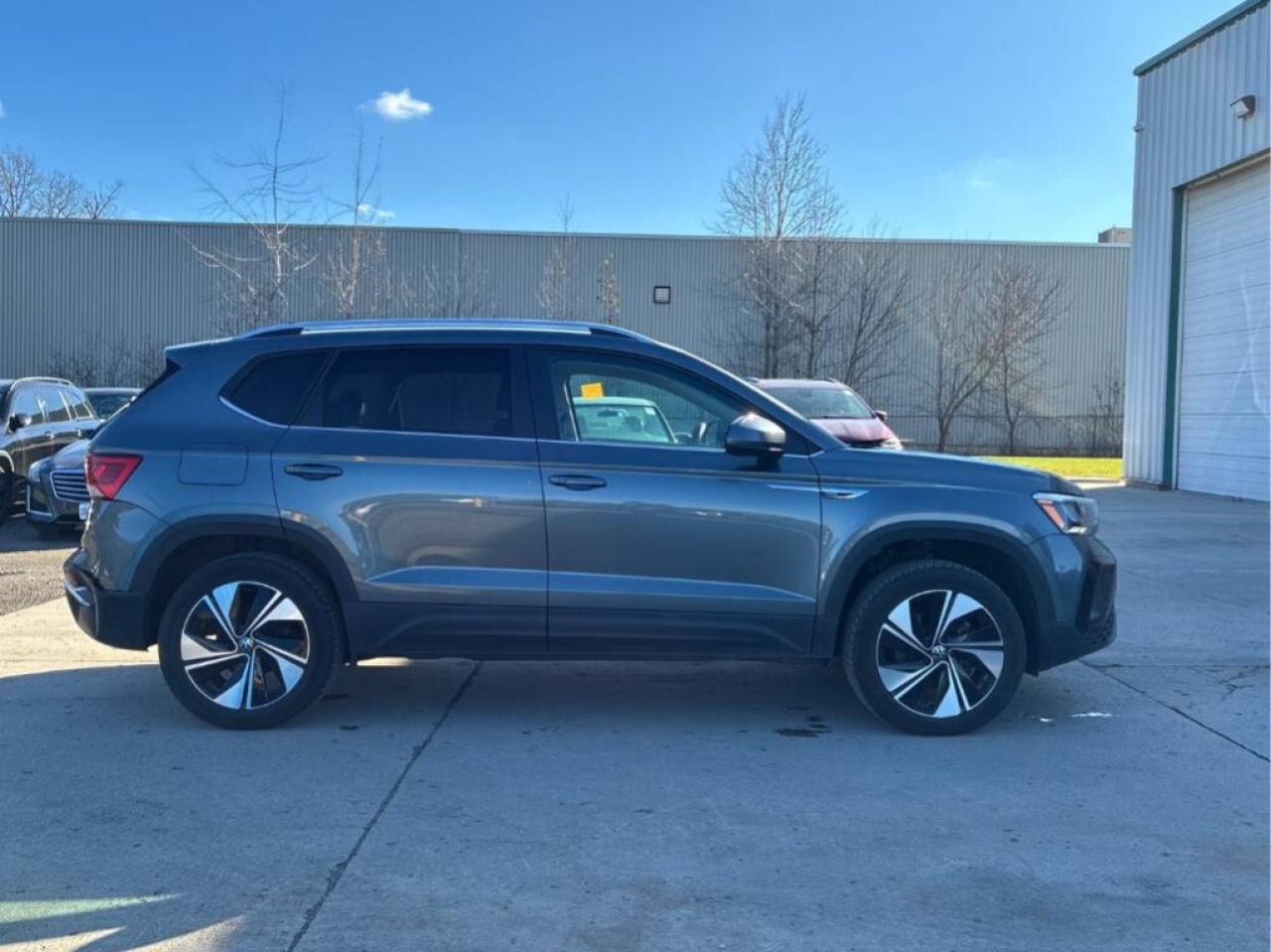 2023 Volkswagen Taos 4MOTION/NAVI/Leather/Sunroof/Remote Start/Clean Ca Photo4