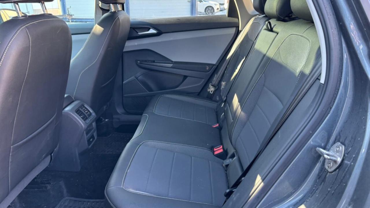 2023 Volkswagen Taos 4MOTION/NAVI/Leather/Sunroof/Remote Start/Clean Ca Photo