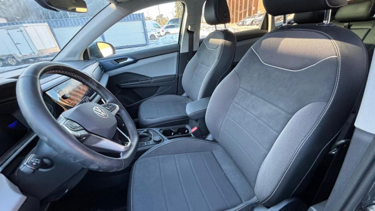 2023 Volkswagen Taos 4MOTION/NAVI/Leather/Sunroof/Remote Start/Clean Ca Photo