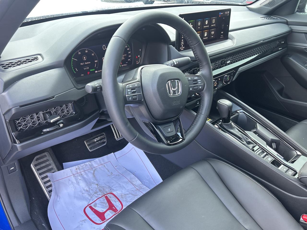2025 Honda Accord Hybrid Sport-L Leather CarPlay Sunroof Heated Seats Photo