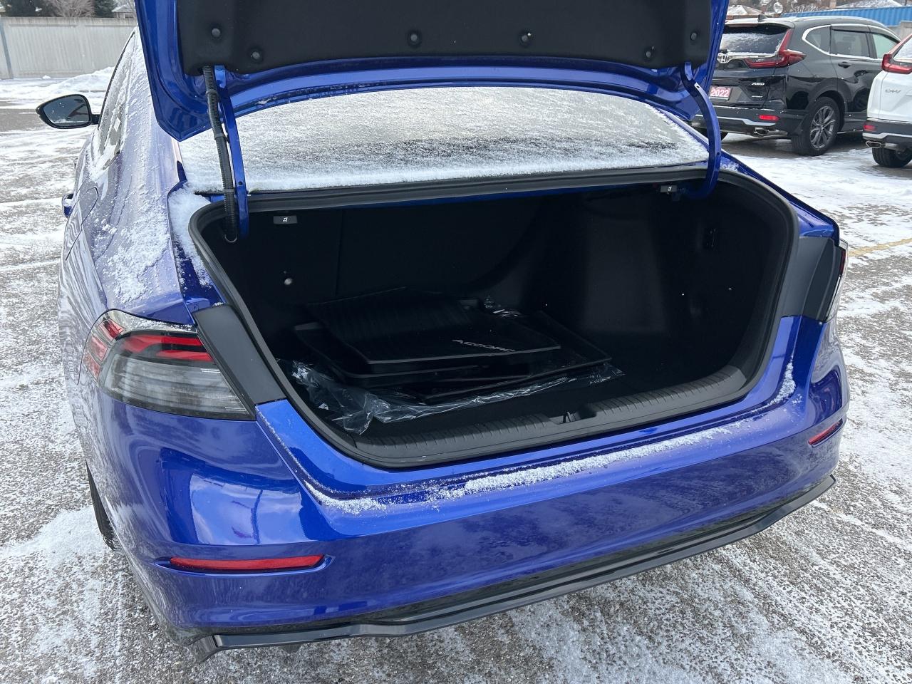 2025 Honda Accord Hybrid Sport-L Leather CarPlay Sunroof Heated Seats Photo