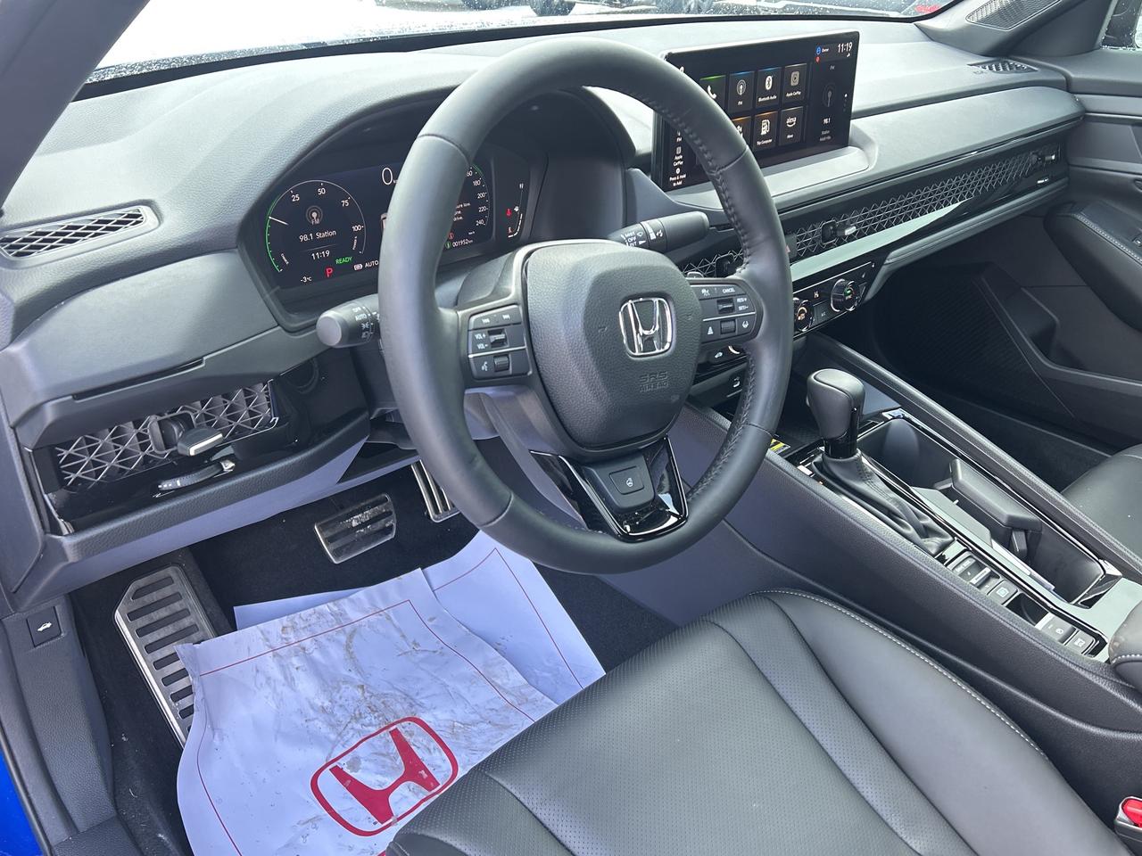 2025 Honda Accord Hybrid Sport-L Leather CarPlay Sunroof Heated Seats Photo