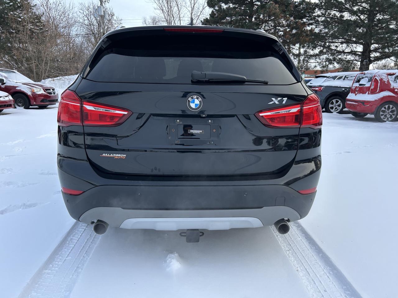 2017 BMW X1  Photo