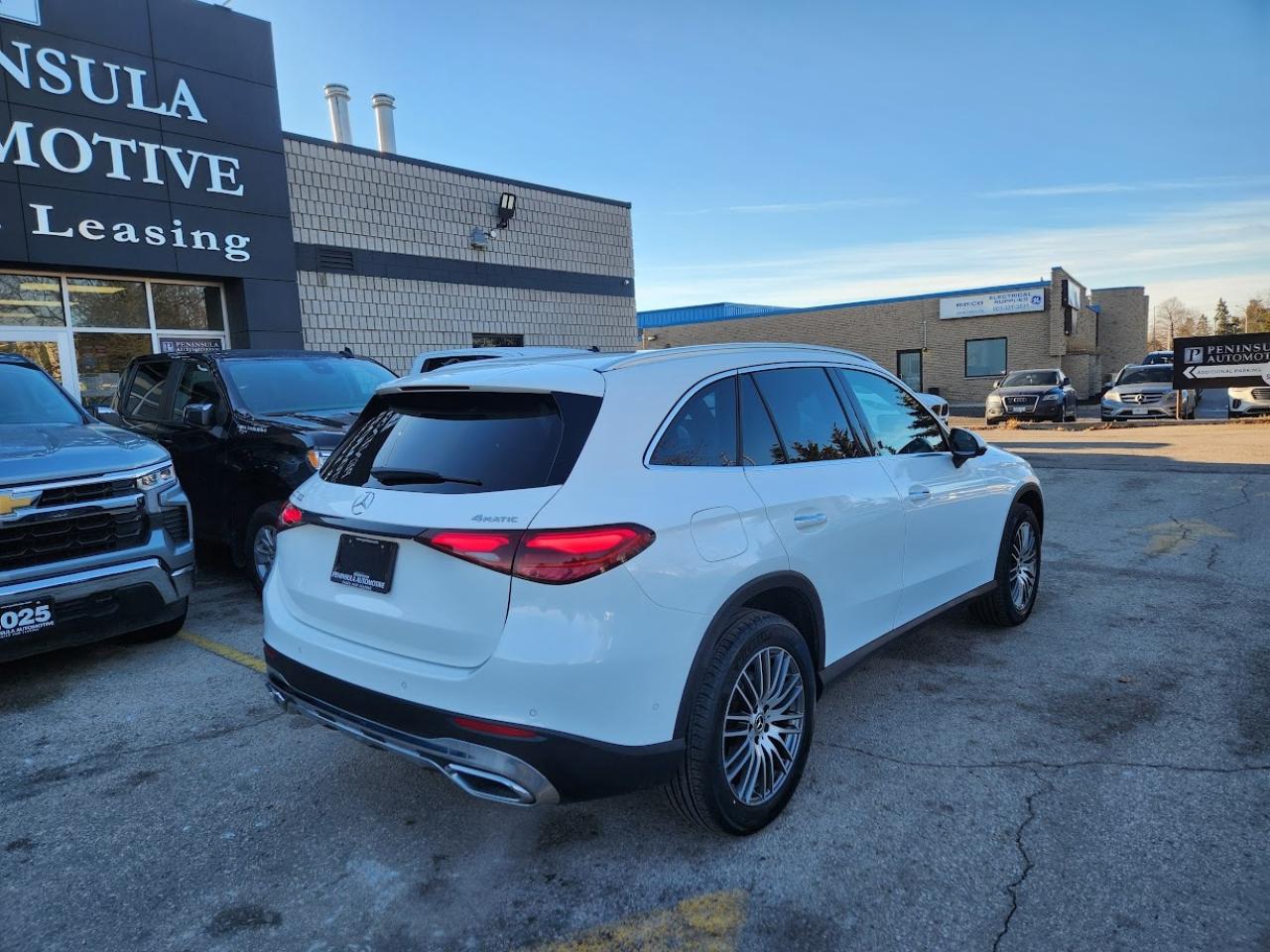 2024 Mercedes-Benz GLC GLC 300 4MATIC SUV, EXCLUSIVE PKG, PANO, CARPLAY, Photo4