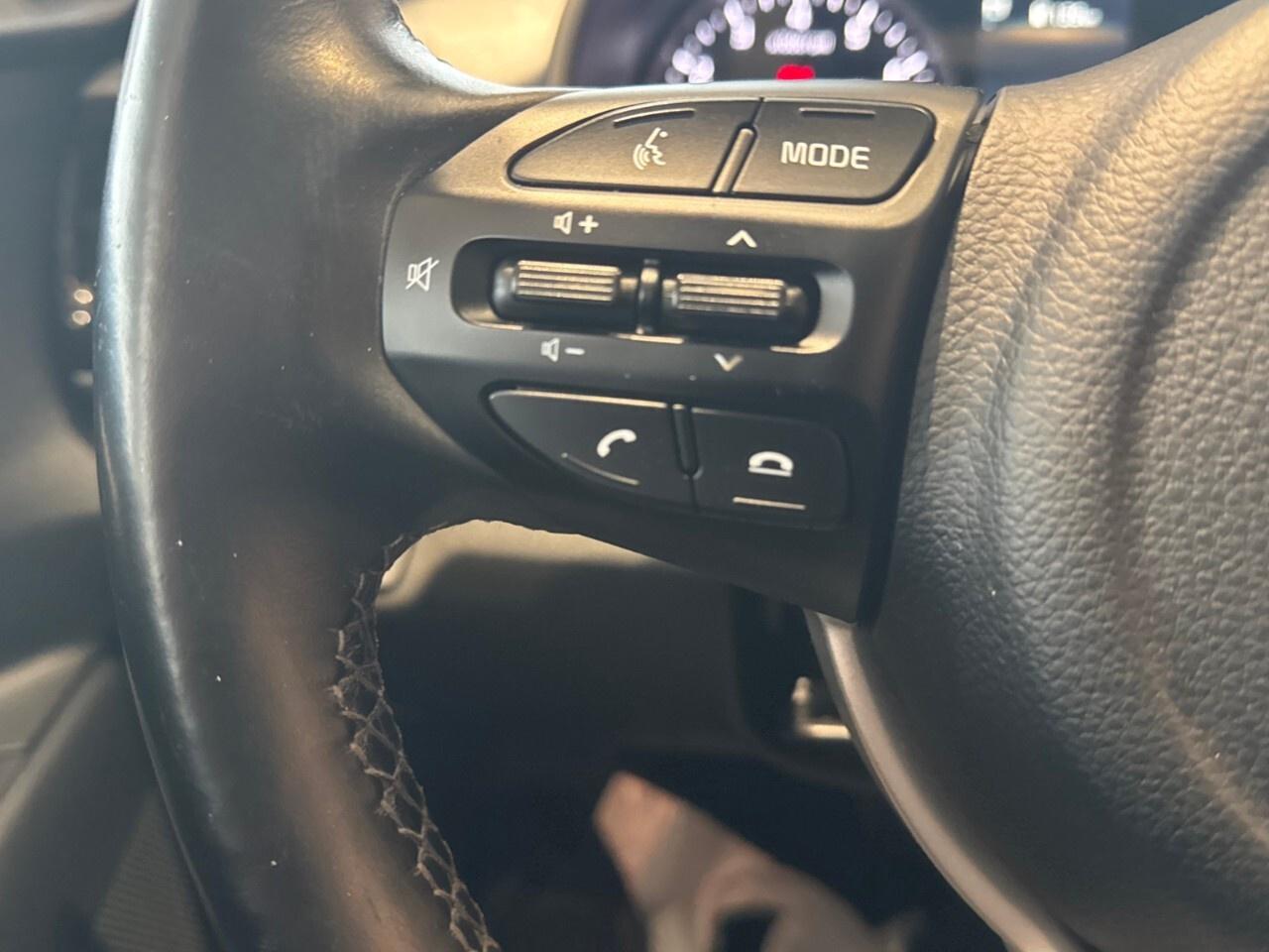 2023 Kia Rio 5-door EX Premium IVT Photo