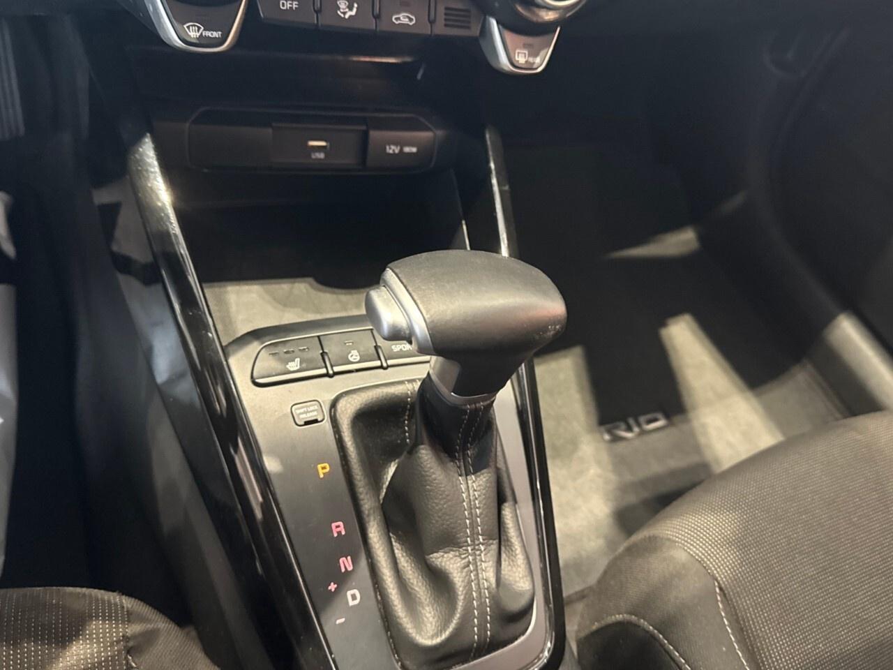 2023 Kia Rio 5-door EX Premium IVT Photo