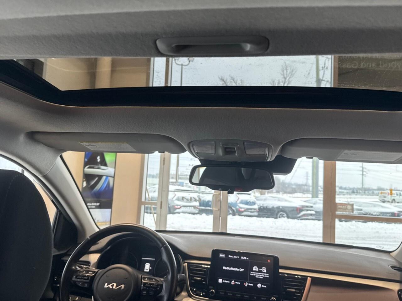 2023 Kia Rio 5-door EX Premium IVT Photo