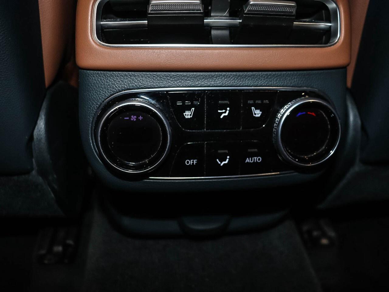 2024 Genesis GV70 2.5T Advanced AWD Photo