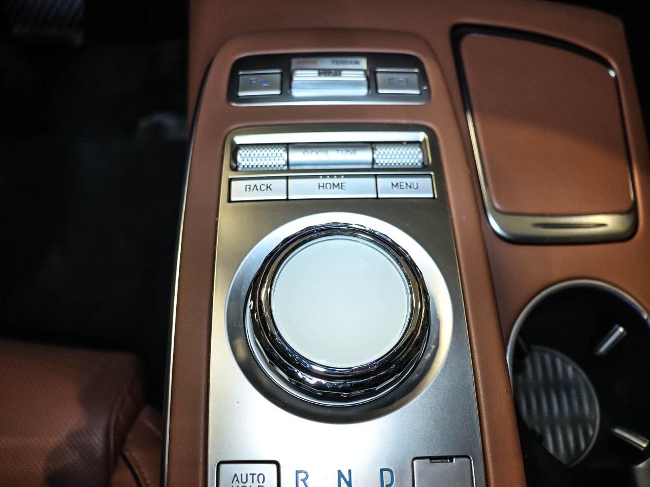 2024 Genesis GV70 2.5T Advanced AWD Photo